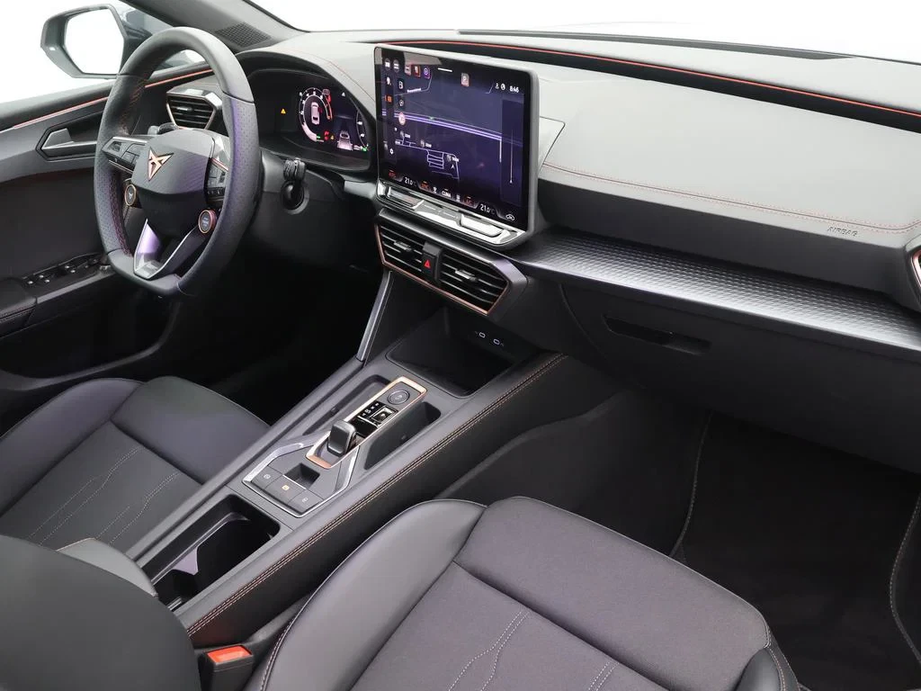 CUPRA-Leon Sportstourer-image-2