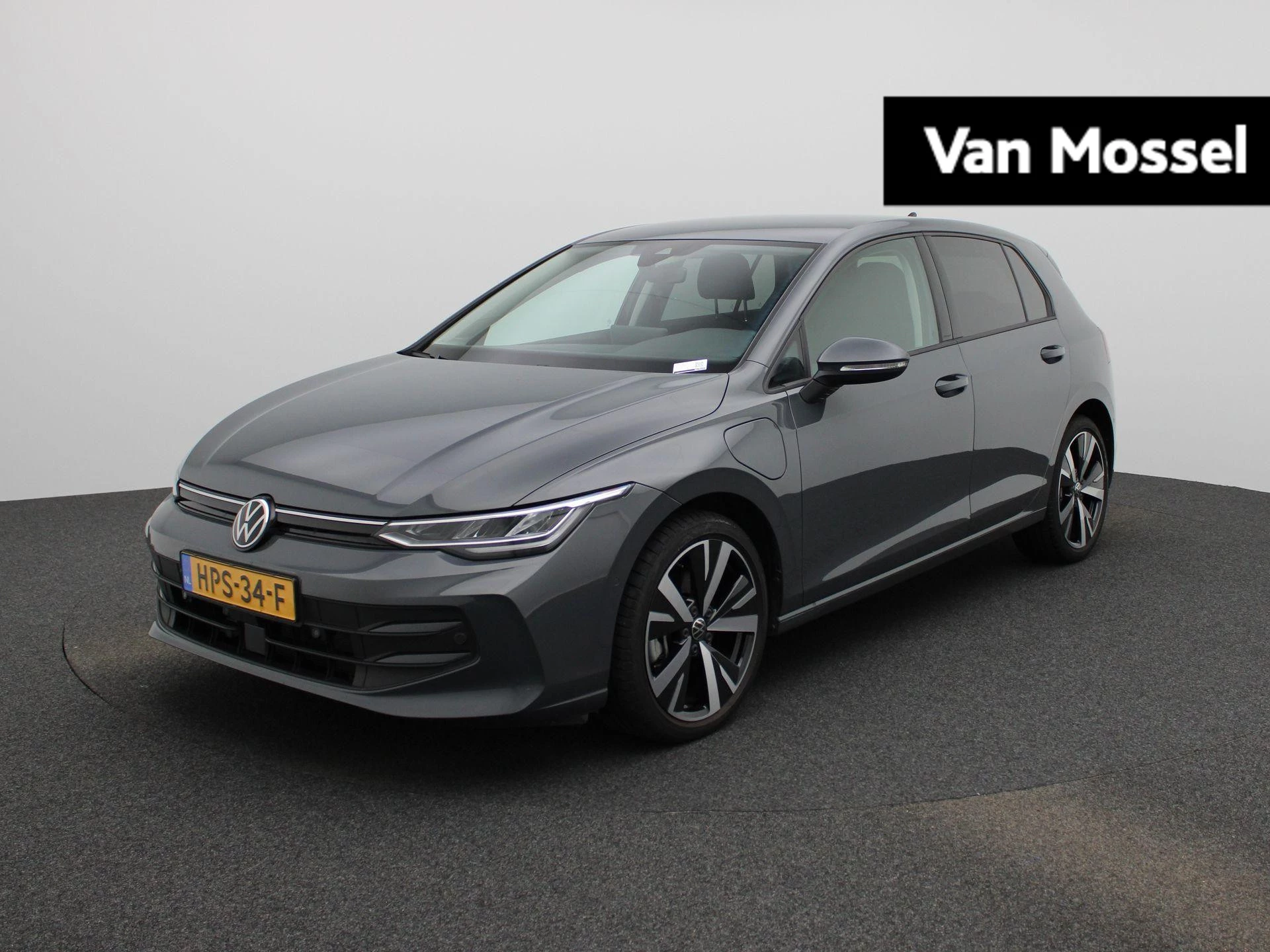 Volkswagen-Golf-image-0