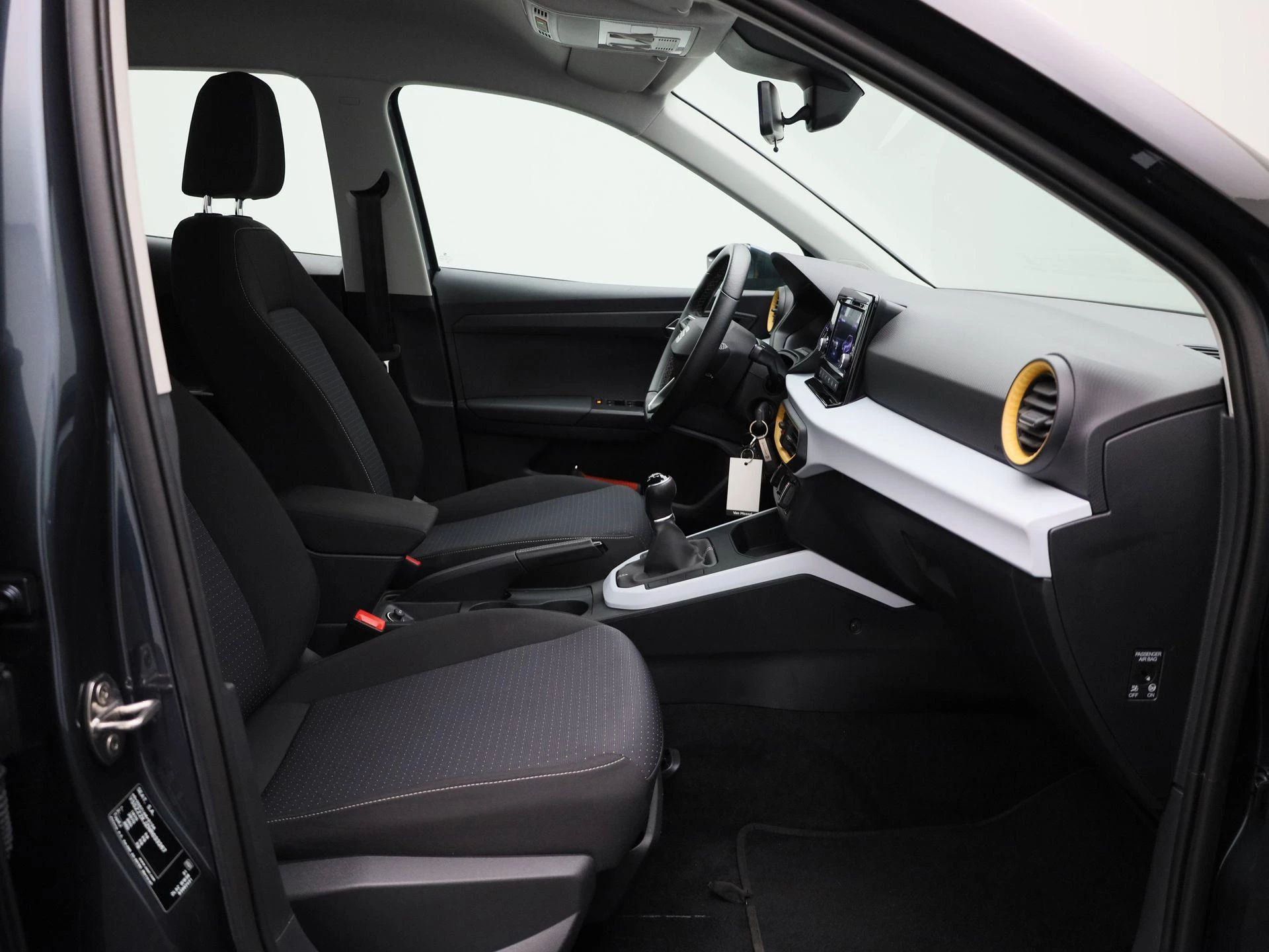 SEAT-Arona-image-30