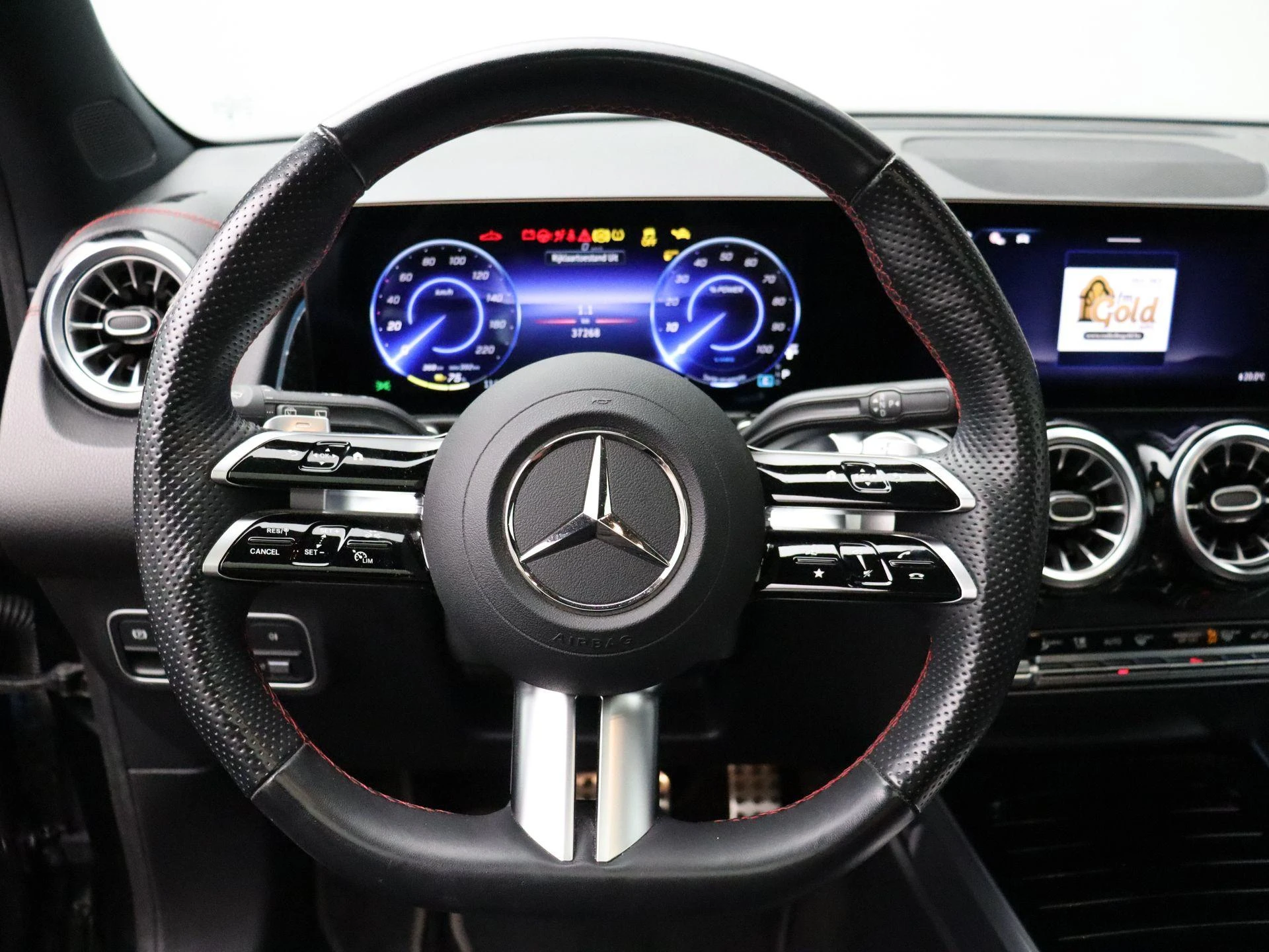 Mercedes-Benz-EQB-image-14