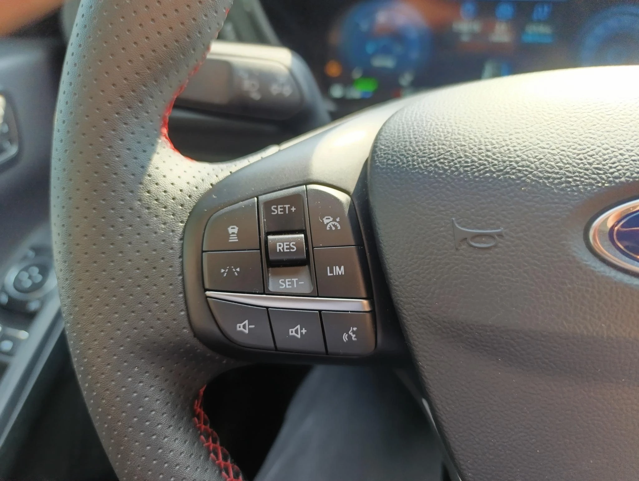 Ford-Kuga-image-28