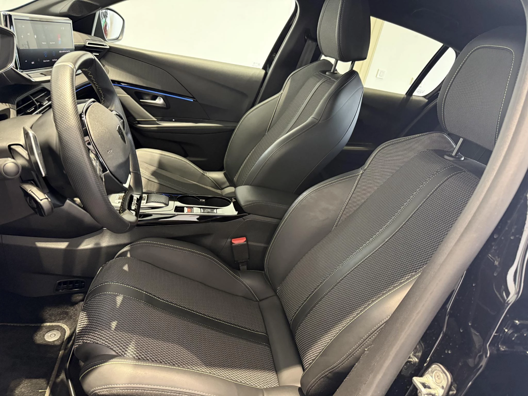 Peugeot-208-image-8