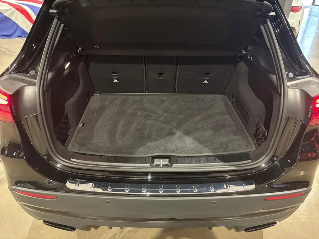 Mercedes-Benz-GLA 200 d-image-12