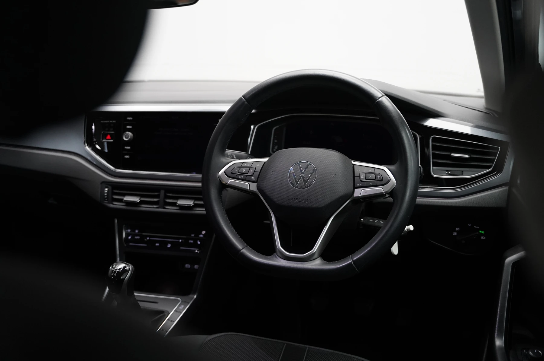 Volkswagen-Polo-image-8