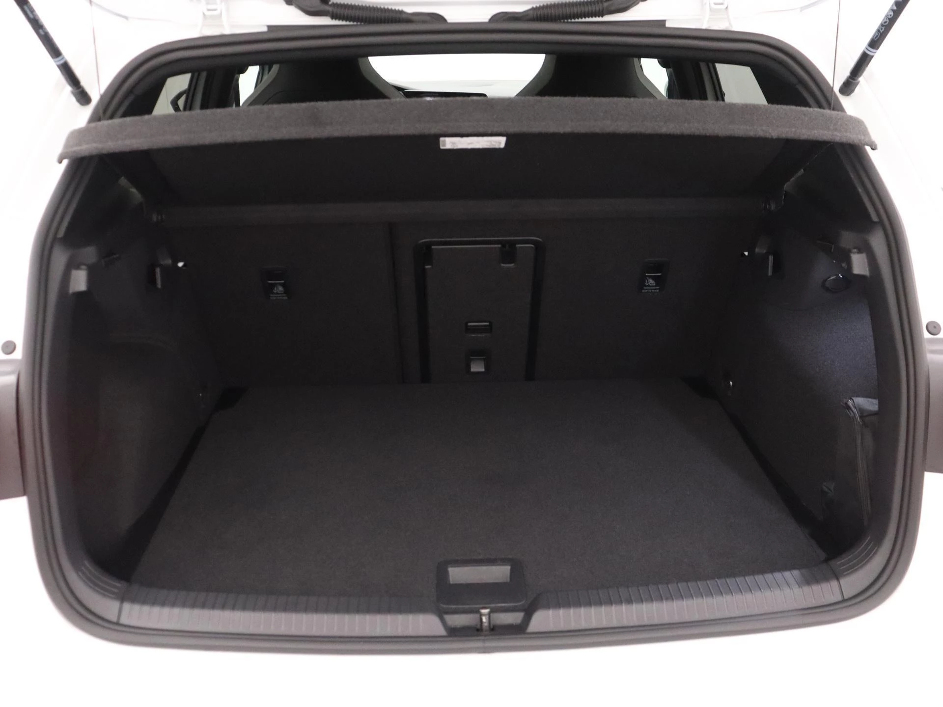 Volkswagen-Golf-image-12