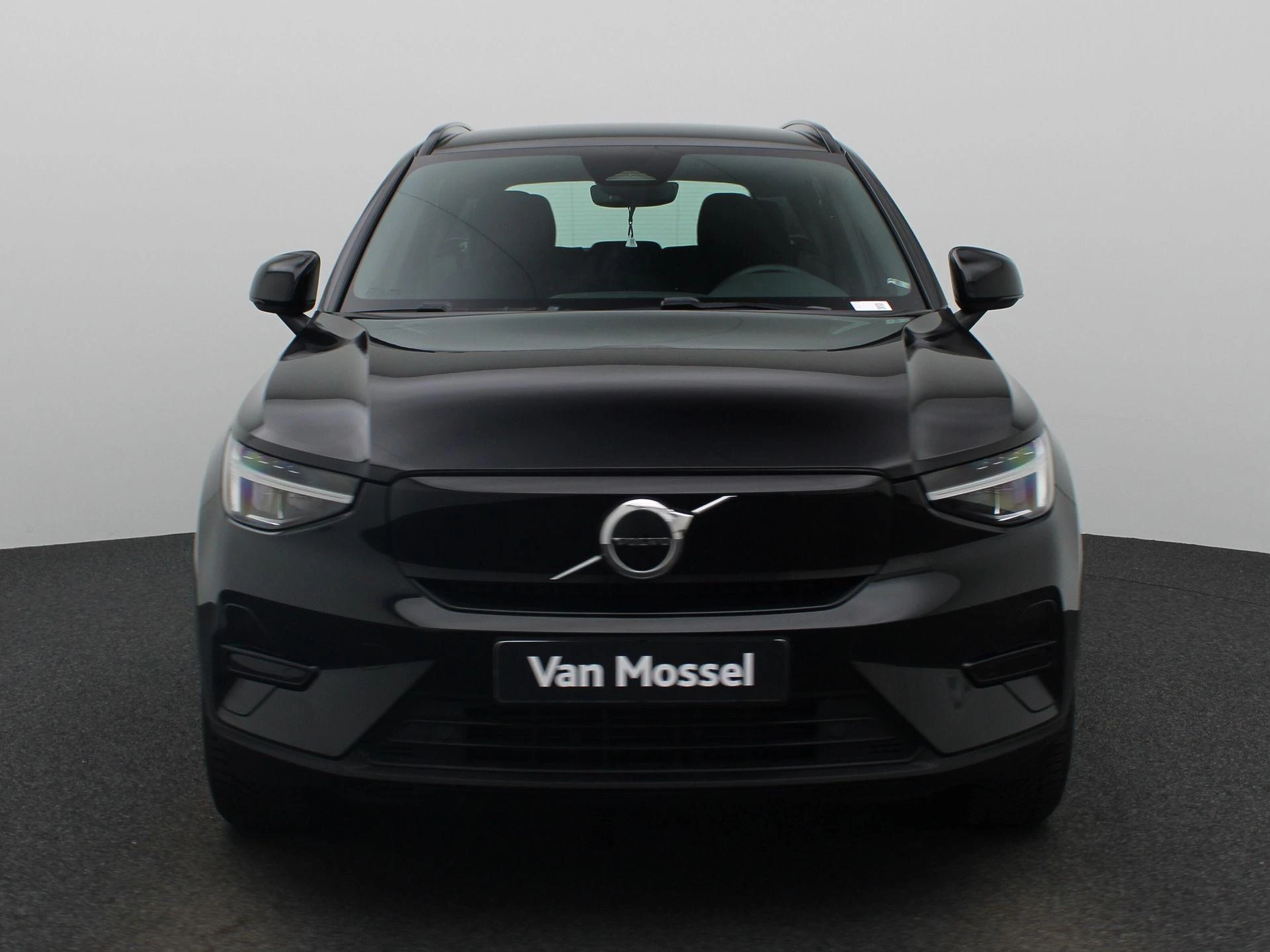 Volvo-XC40-image-2