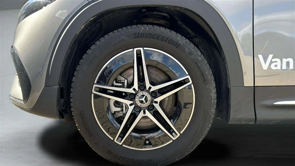 Mercedes-Benz-EQB-image-8