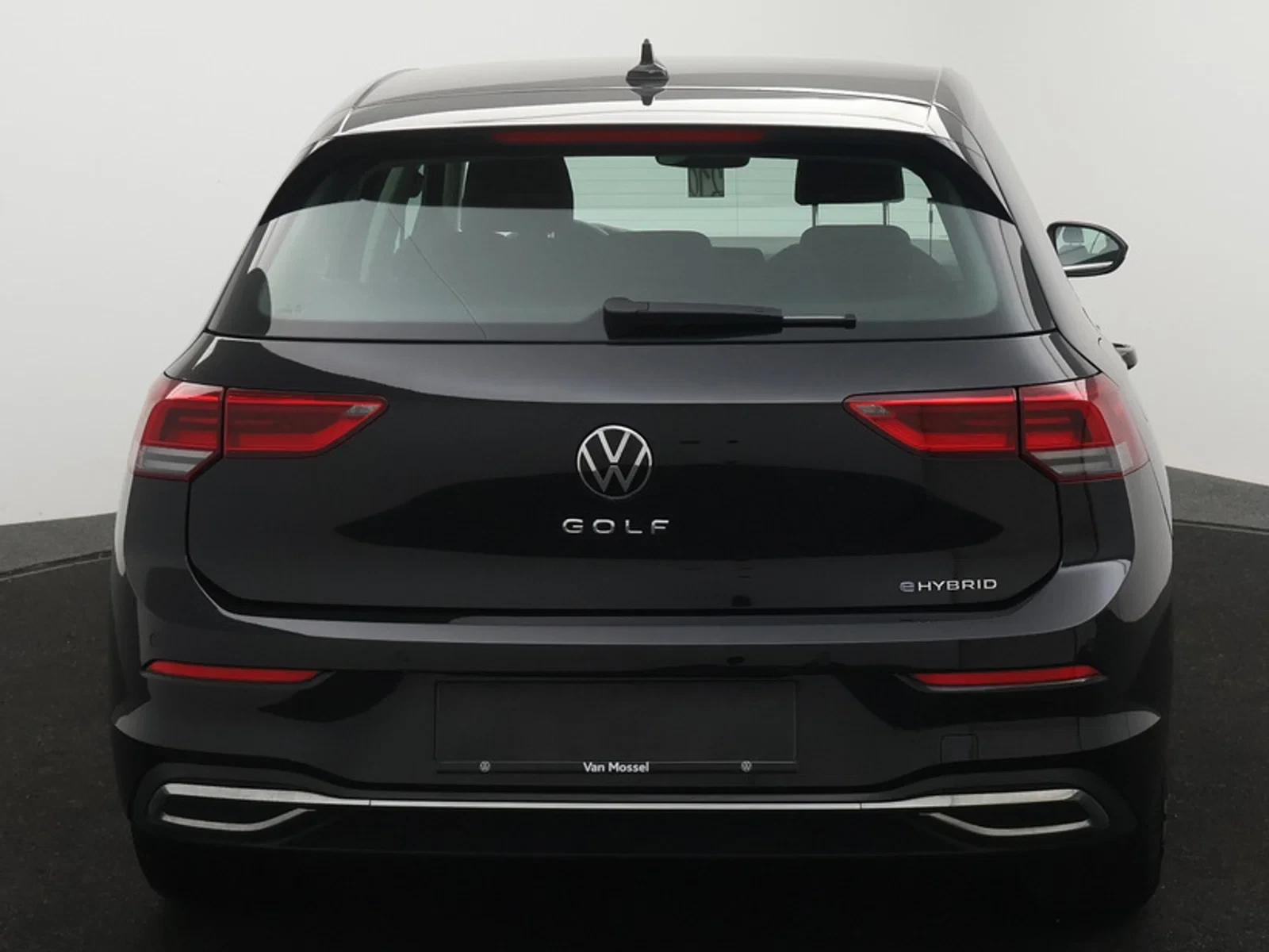 Volkswagen-Golf-image-3