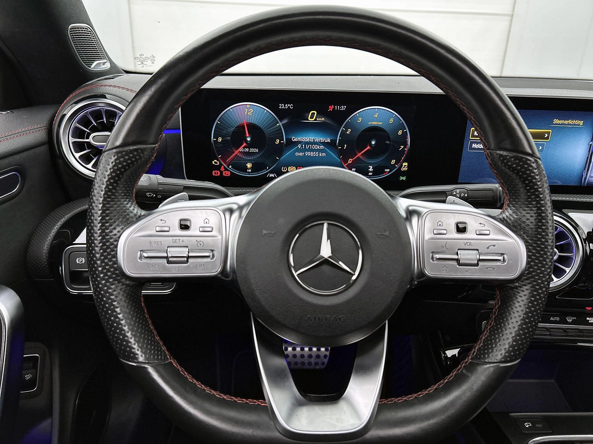 Mercedes-Benz-CLA-image-37