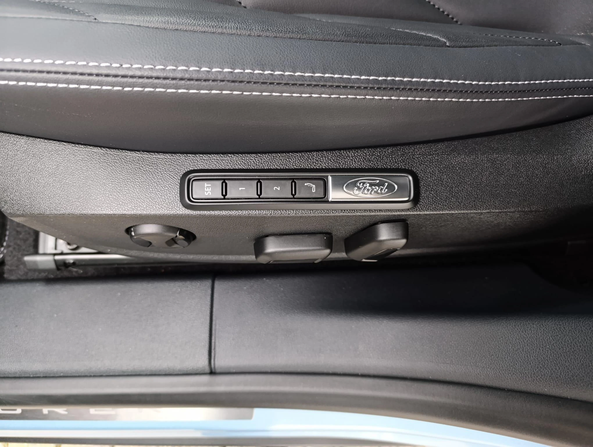 Ford-Explorer-image-18