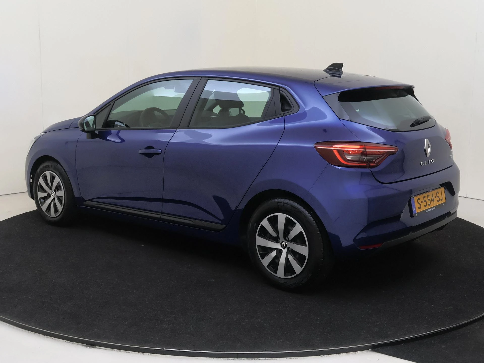 Renault-Clio-image-2