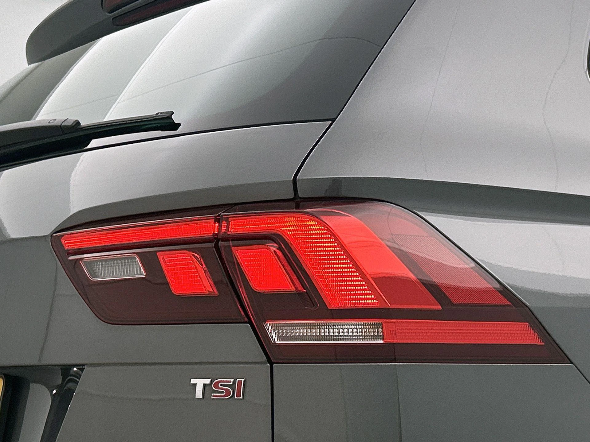 Volkswagen-Tiguan-image-26
