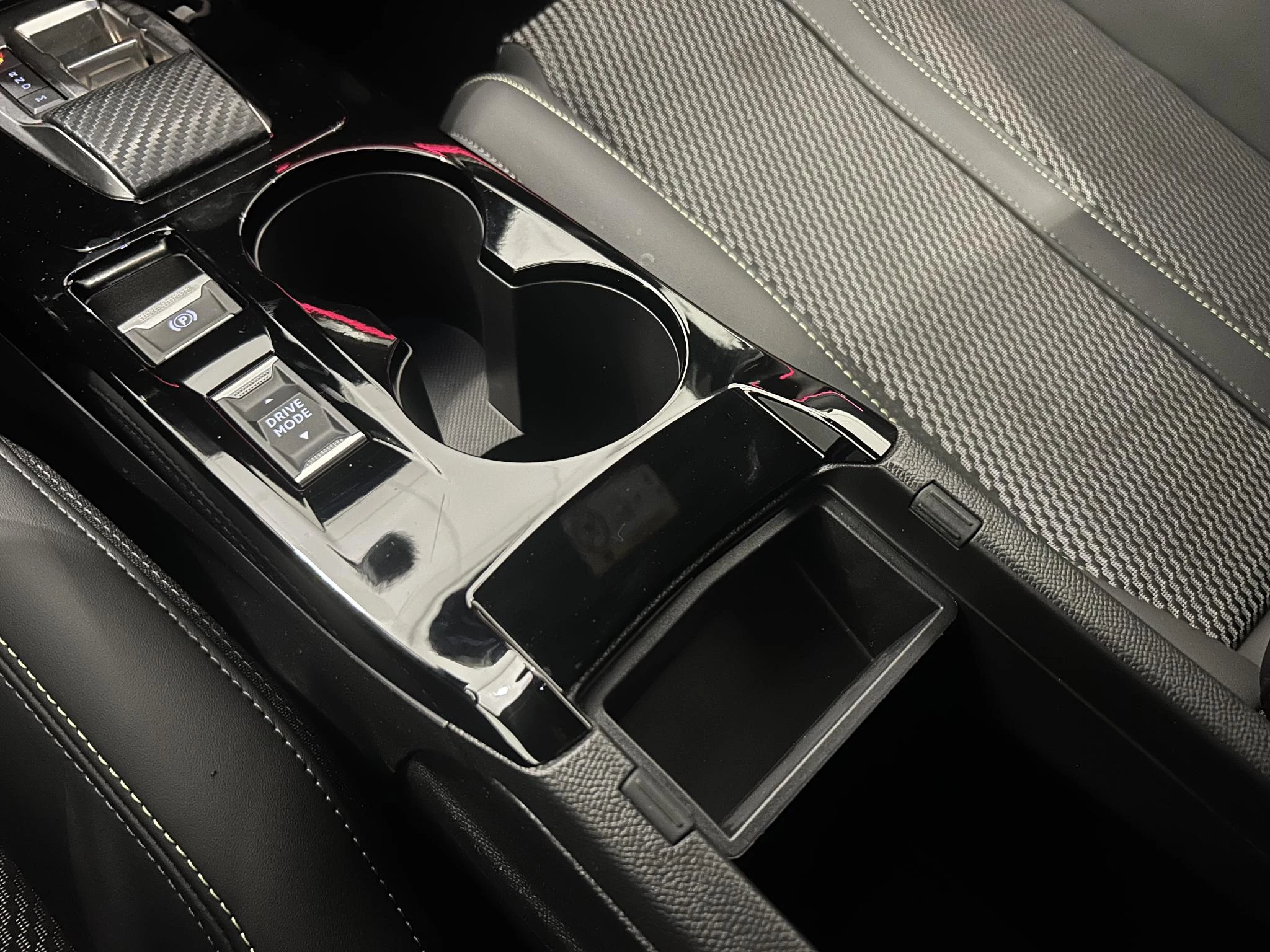 Peugeot-208-image-16