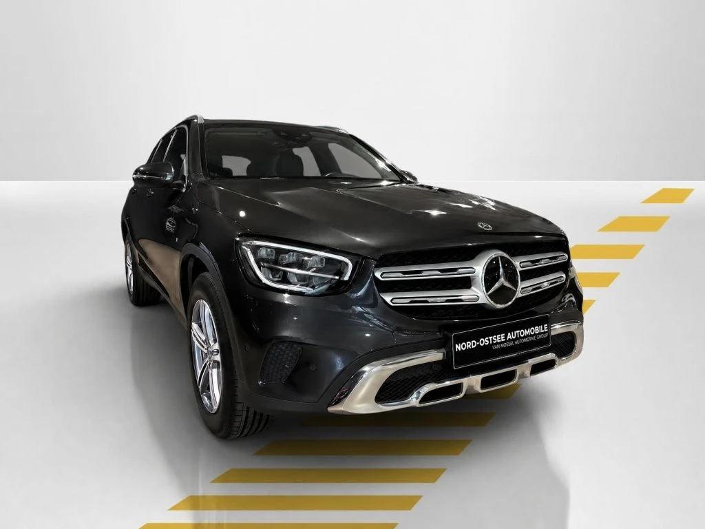 Mercedes-Benz-GLC 300 e-image-17