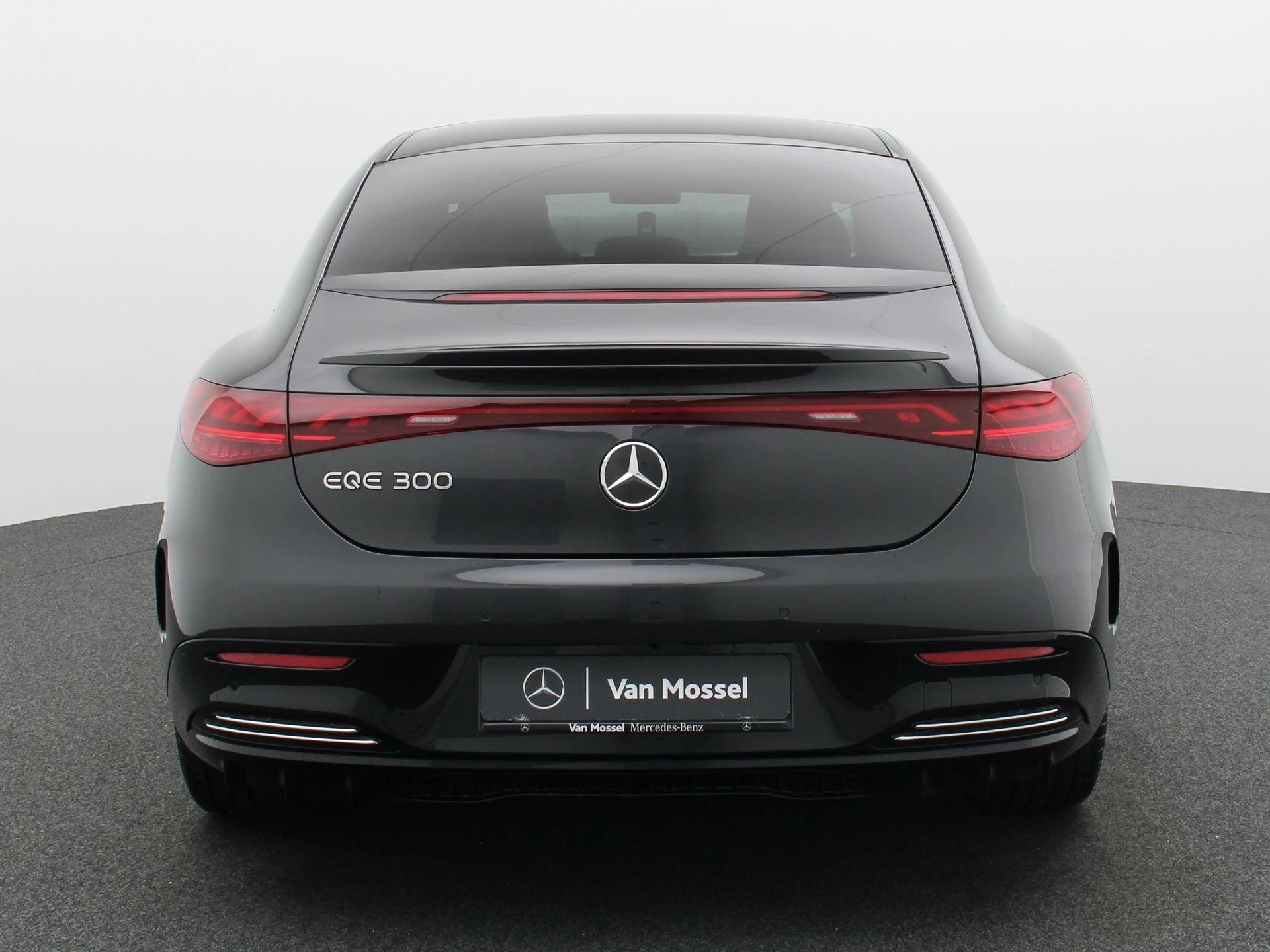 Mercedes-Benz EQE 300 AMG Line + PANORAMISCH DAK + CARPLAY + LED +