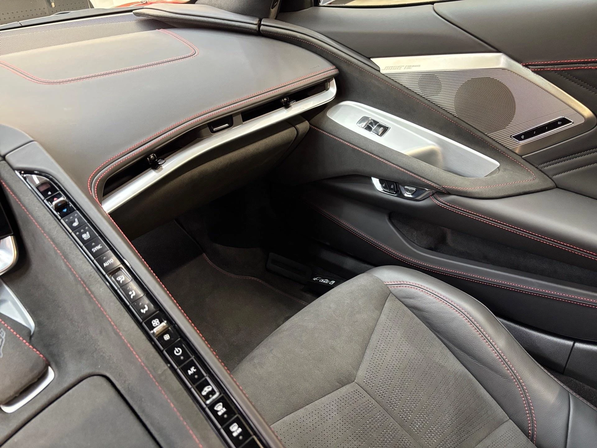 Chevrolet-Corvette-image-17