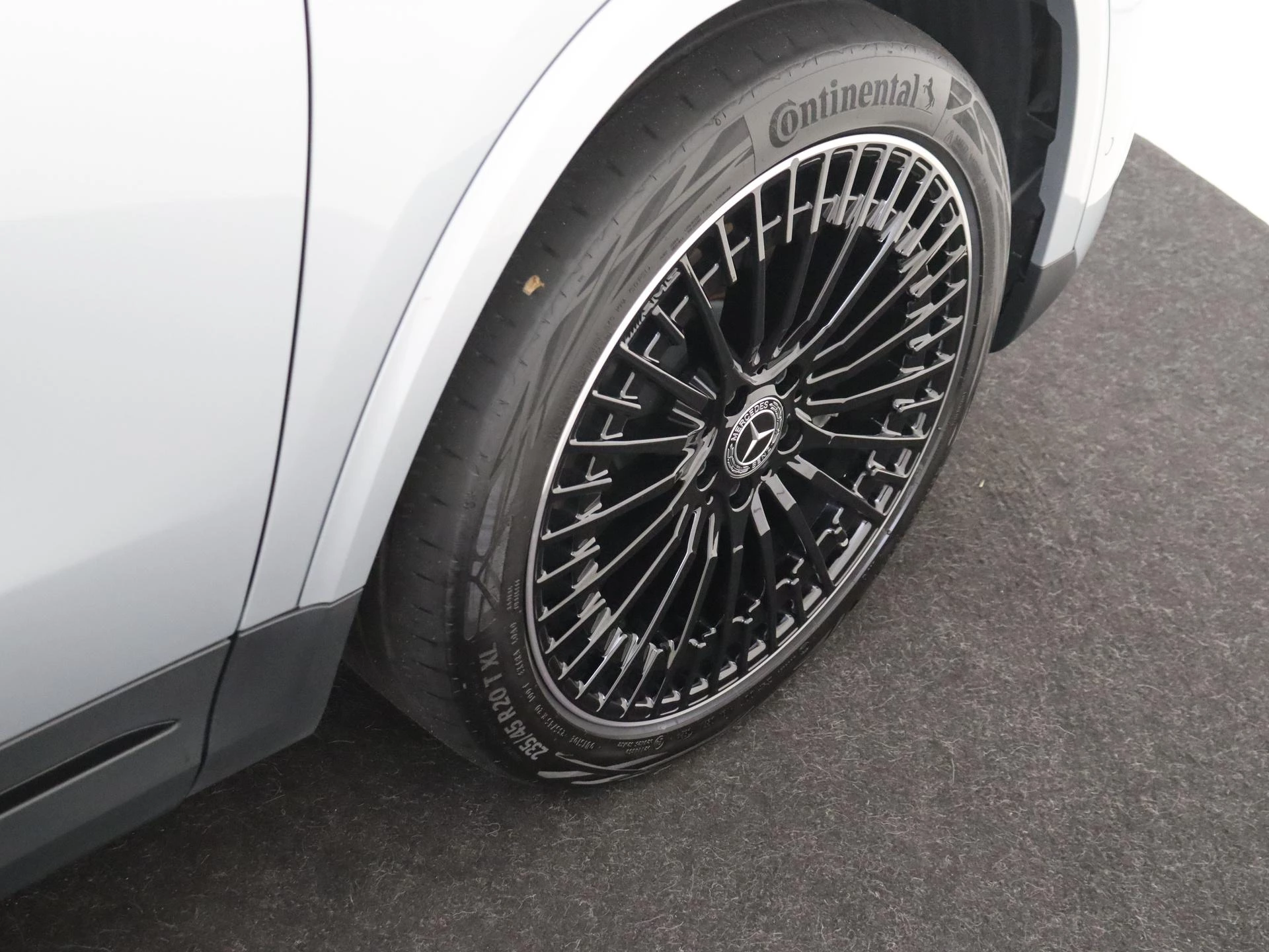 Mercedes-Benz-EQA-image-9