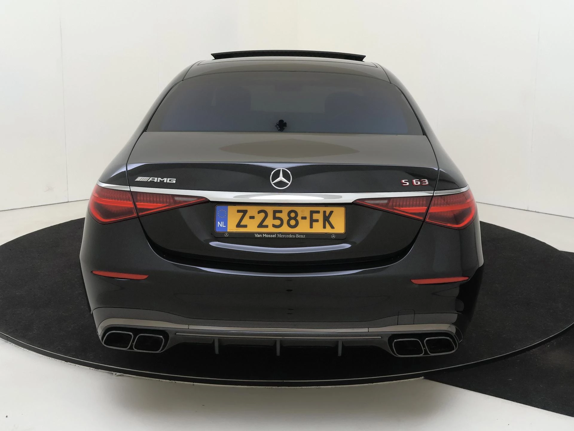Mercedes-Benz-S-Klasse-image-6