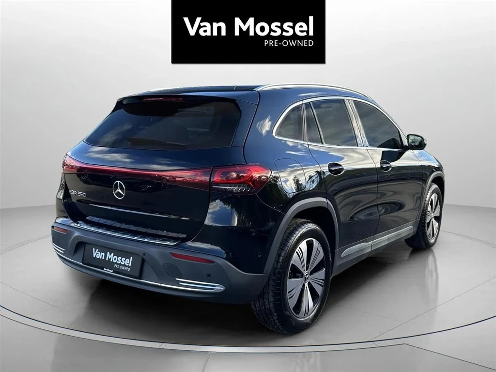 Mercedes-Benz-EQA-image-4