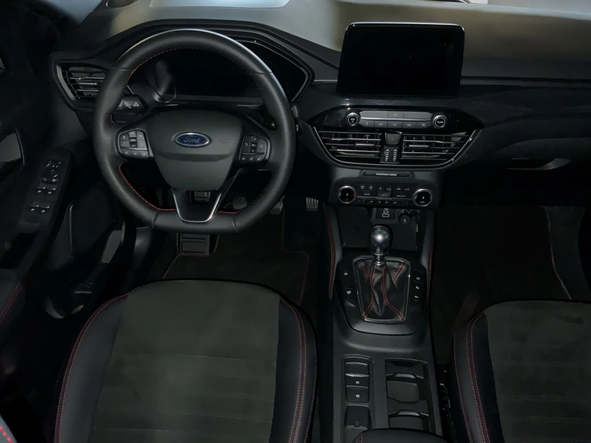 Ford Kuga ST-Line X*PANO*AHK*KAM*ACC*NAVI*SOUND-SYS. LED Pano SHZ 4xSHZ