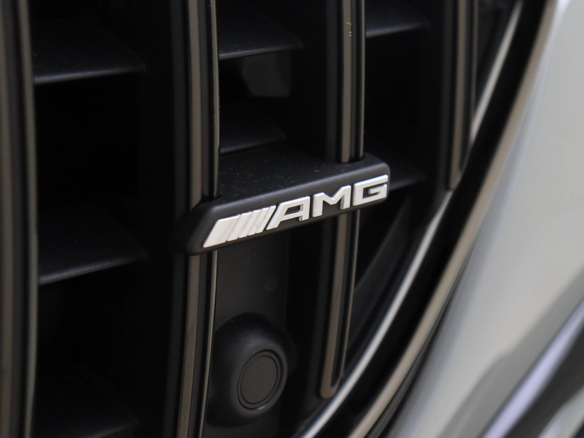 Mercedes-Benz-E-Klasse-image-12