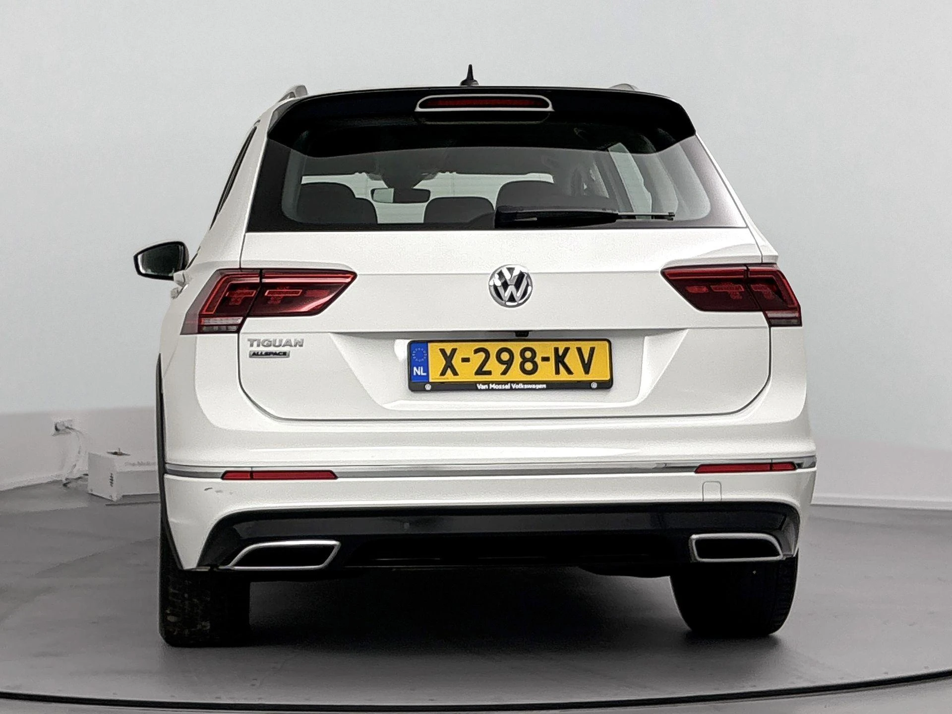Volkswagen-Tiguan Allspace-image-2