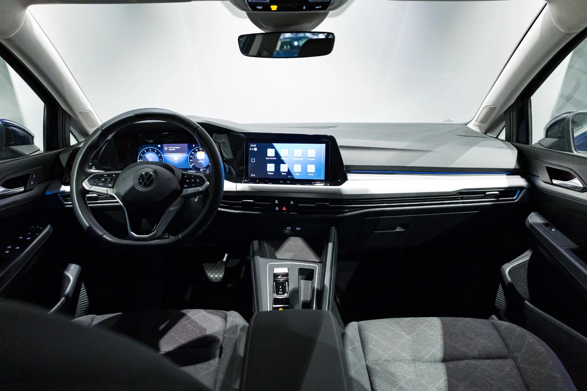 Volkswagen-Golf-image-9