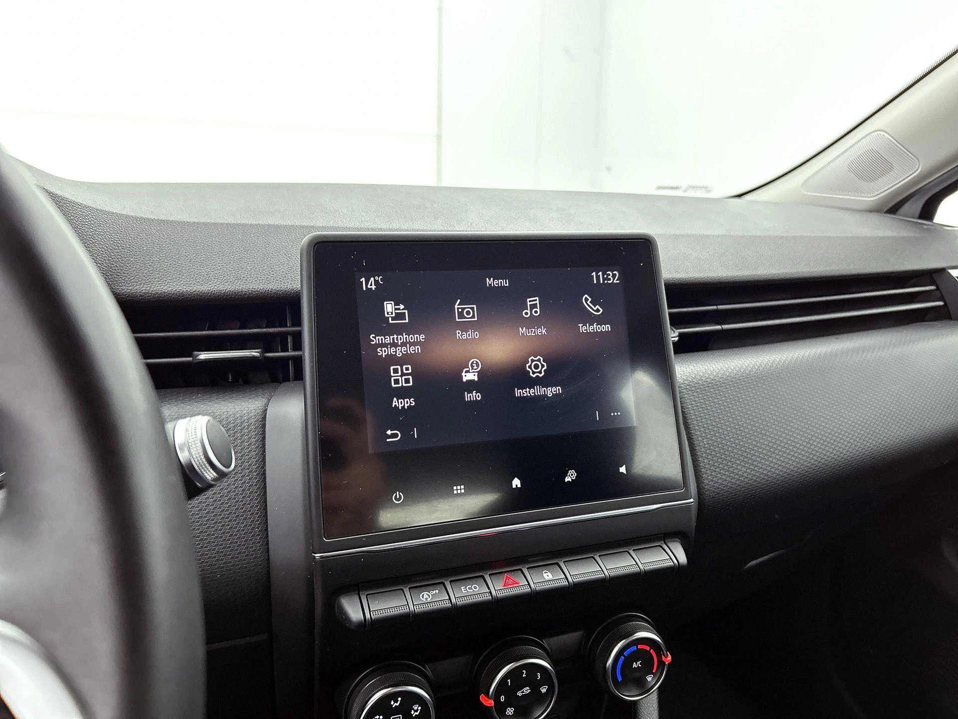 Renault-Clio-image-6