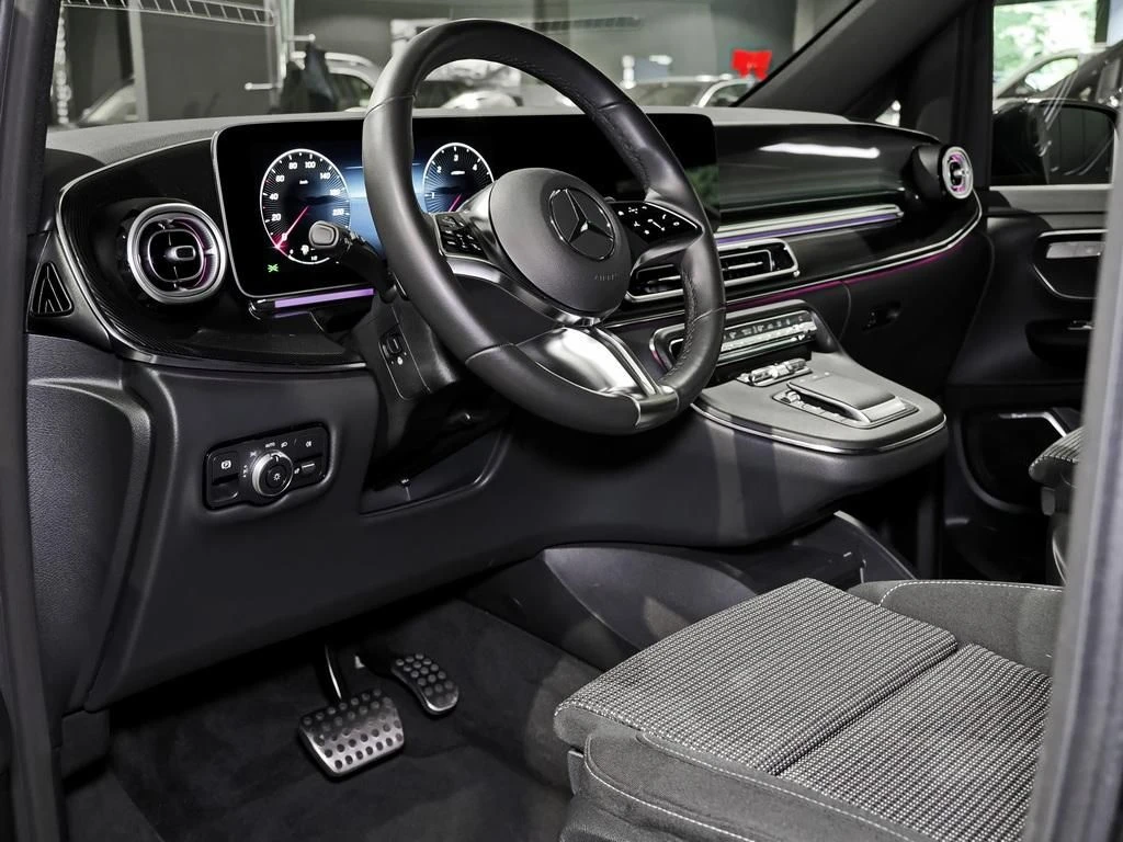 Mercedes-Benz-V-Klasse 300-image-8