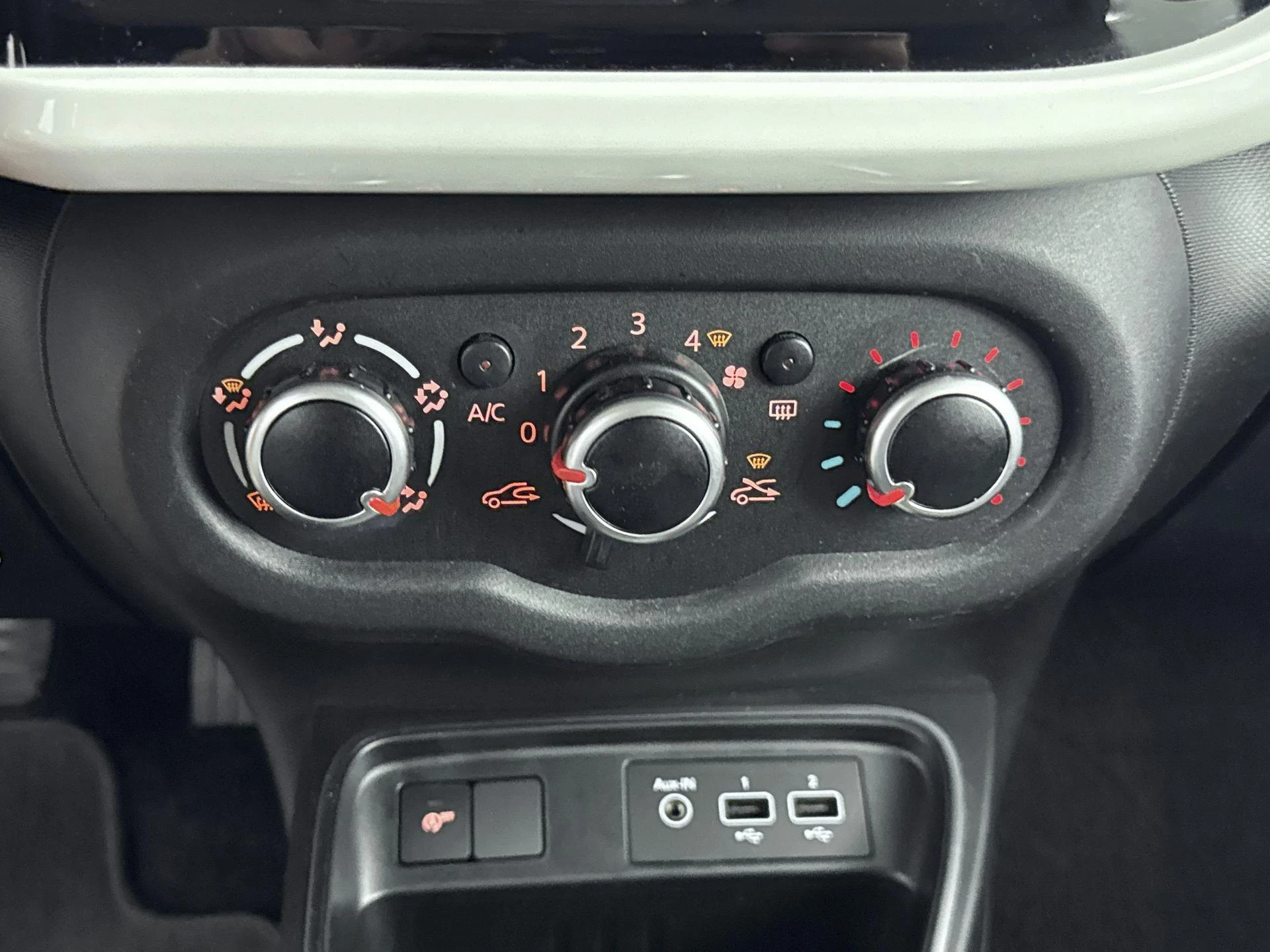 Renault-Twingo-image-16