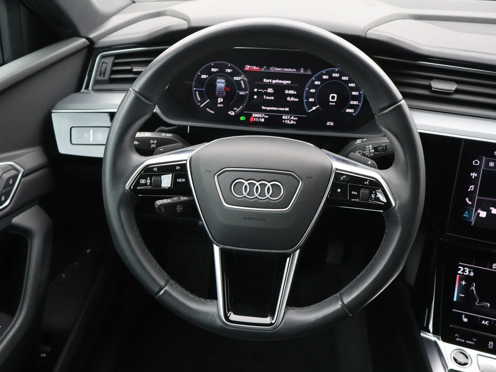 Audi e-tron Sportback Audi e-tron Sportback S line 55 QUATTRO 408PK *AUTOMAA*LEDER*CAMERA*ACC*PDC*VIRTUAL COCKPIT*NAVI*APP