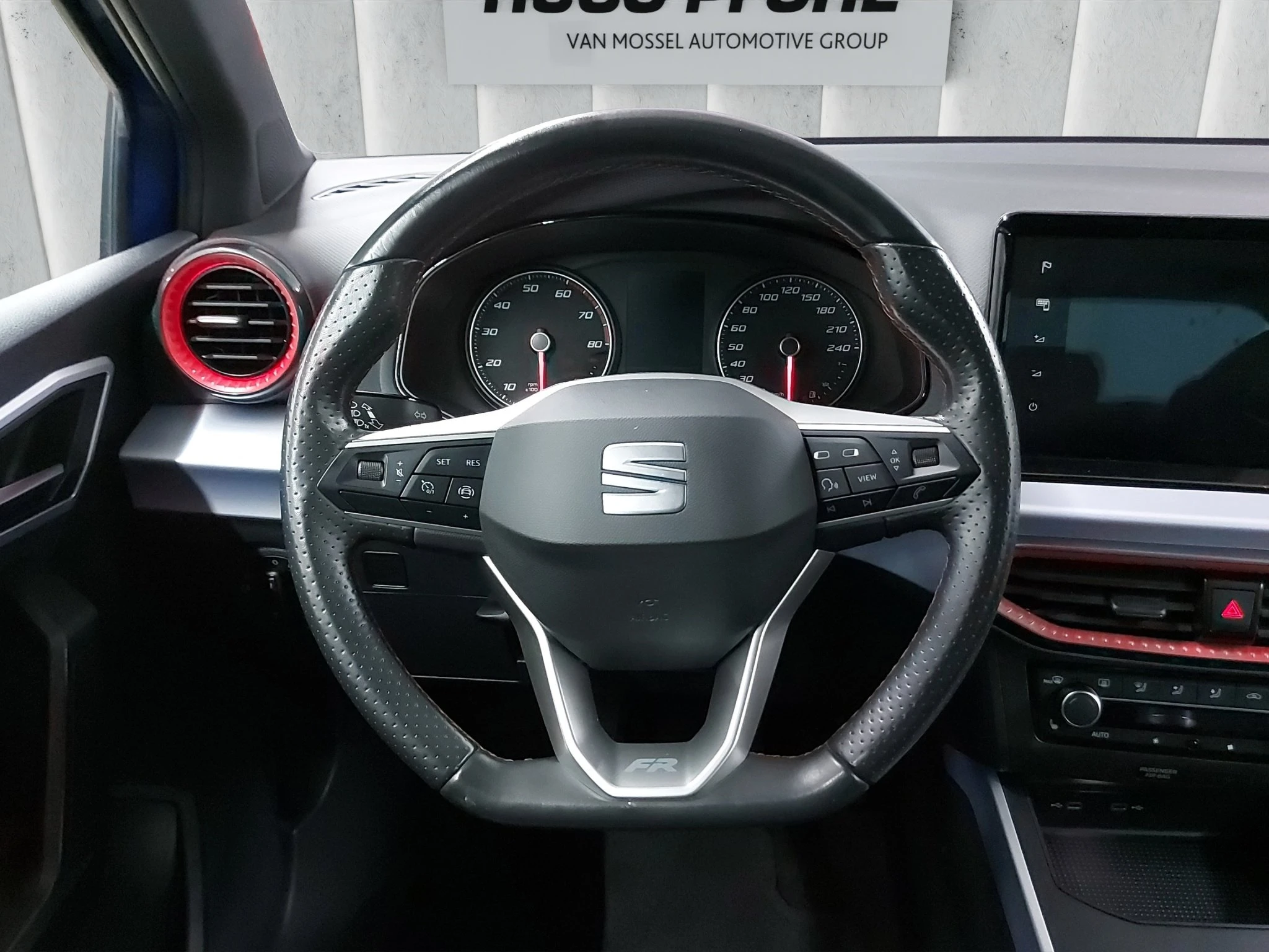 SEAT-Arona-image-12