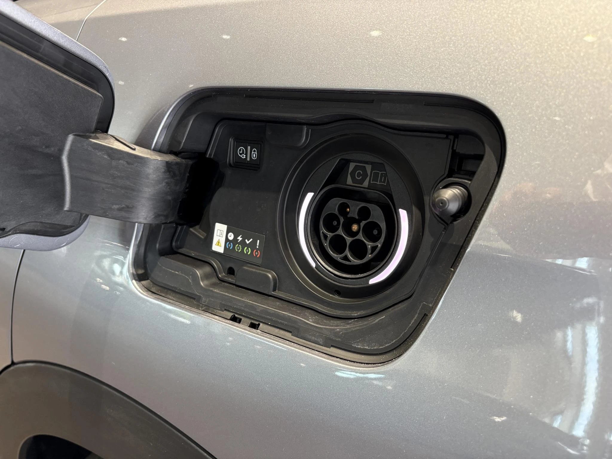 Peugeot 3008 1.6 HYbrid 225 GT