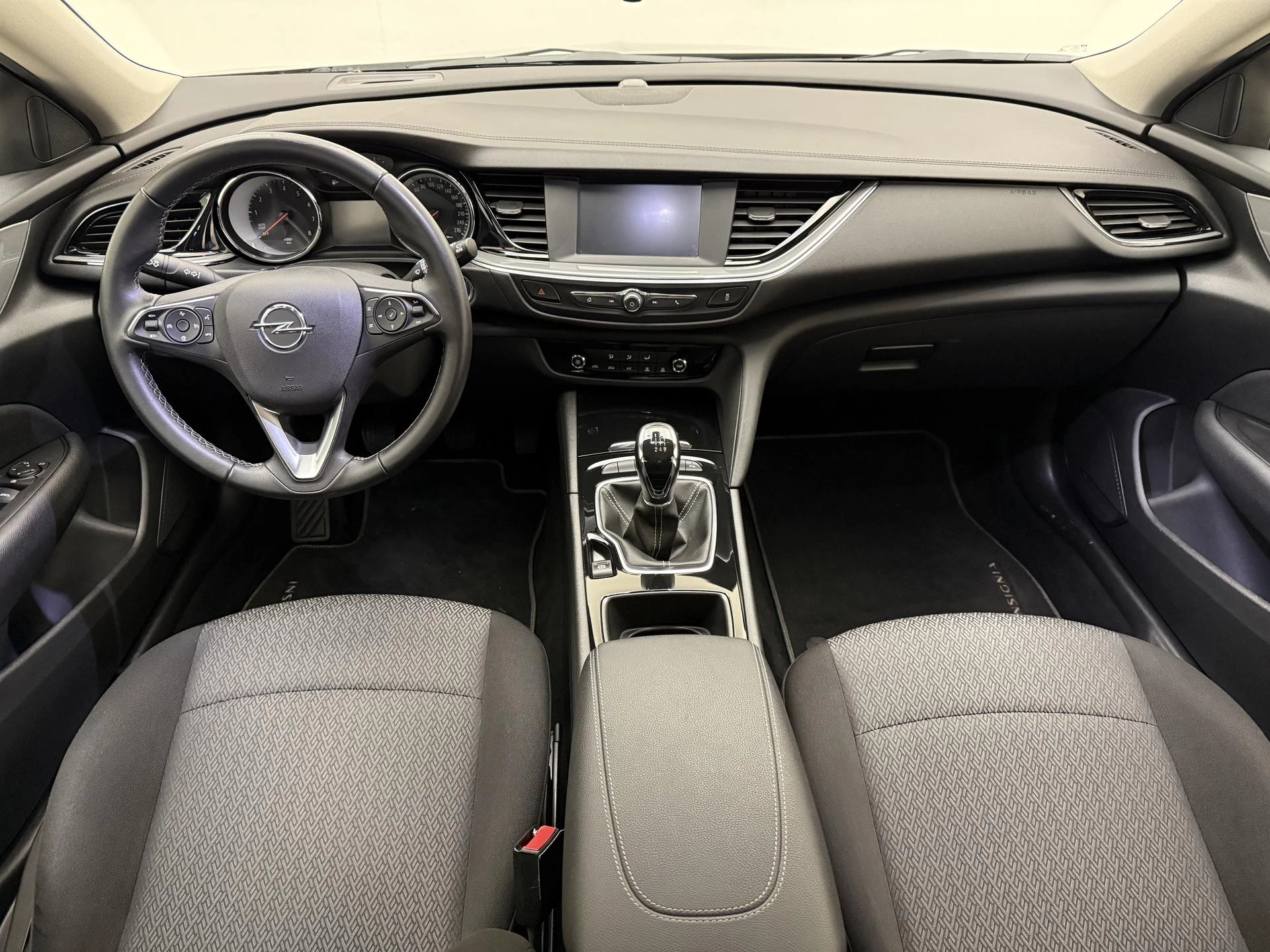 Opel-Insignia-image-2