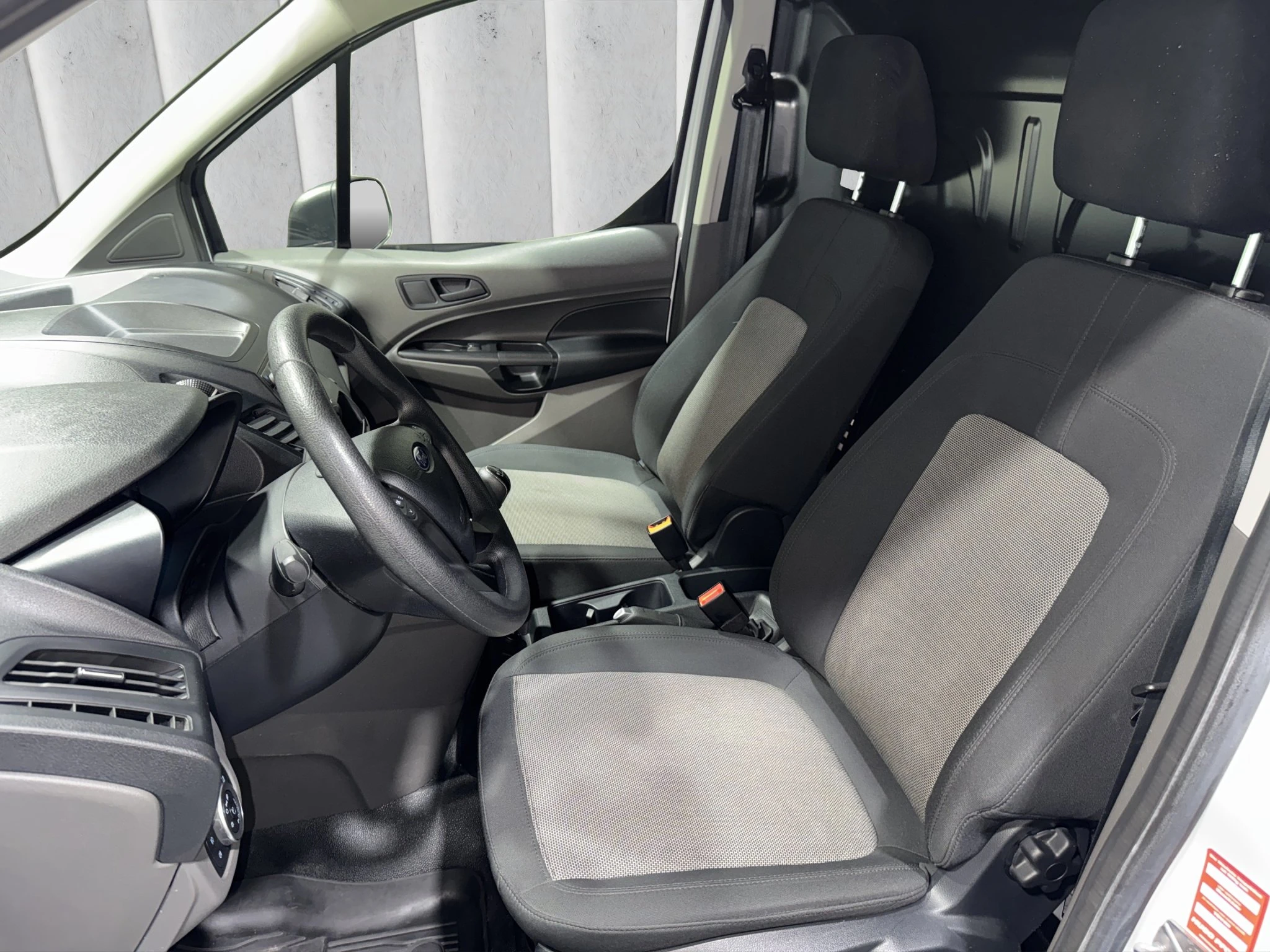 Ford-Transit Connect-image-9