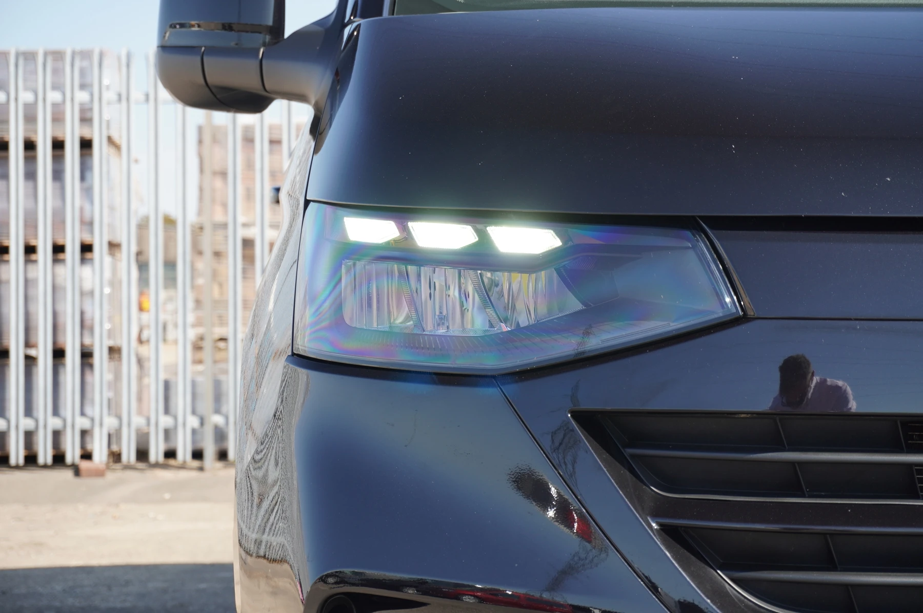 Volkswagen-Transporter-image-38
