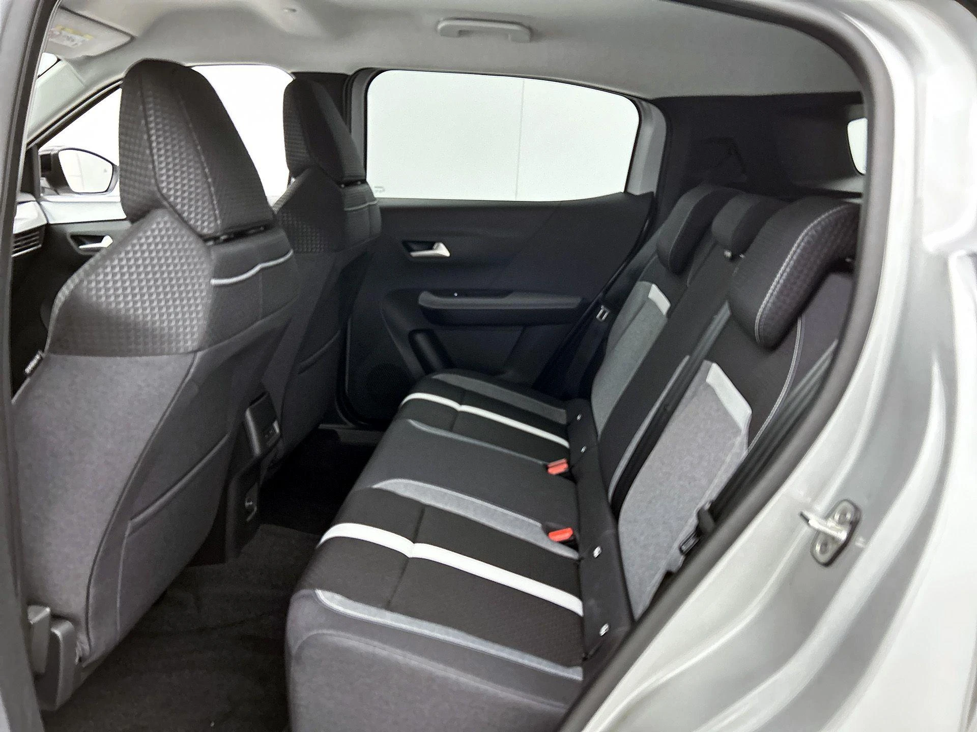 Opel-Frontera-image-26