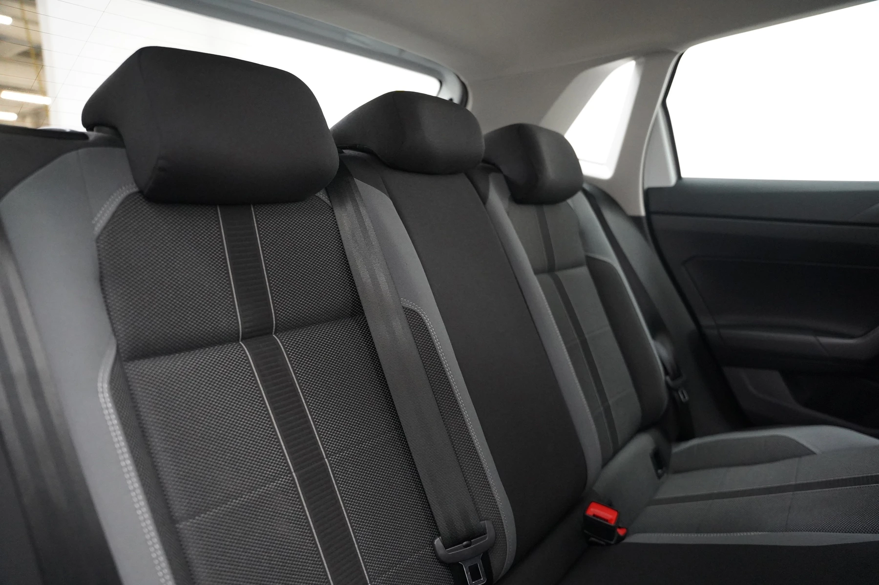 Volkswagen-Polo-image-10