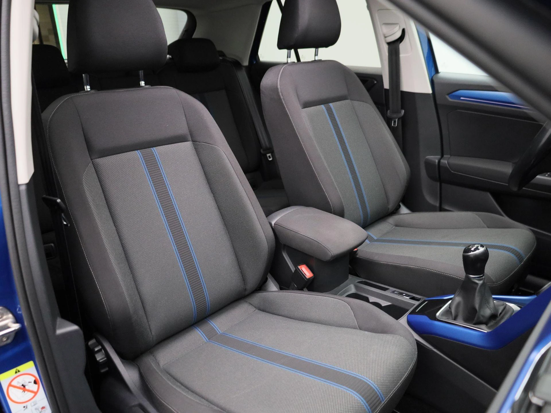Volkswagen-T-Roc-image-41