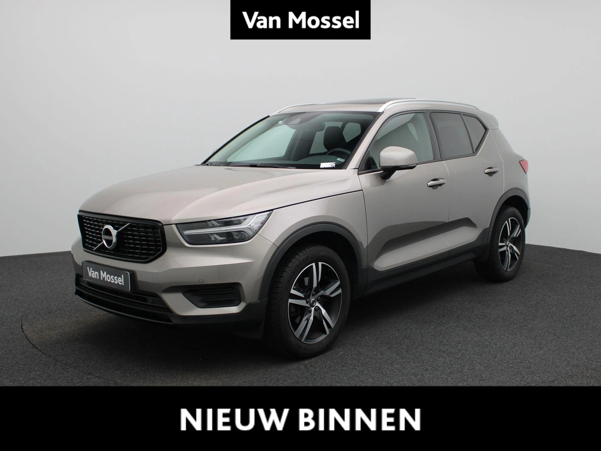 Volvo-XC40-image-0