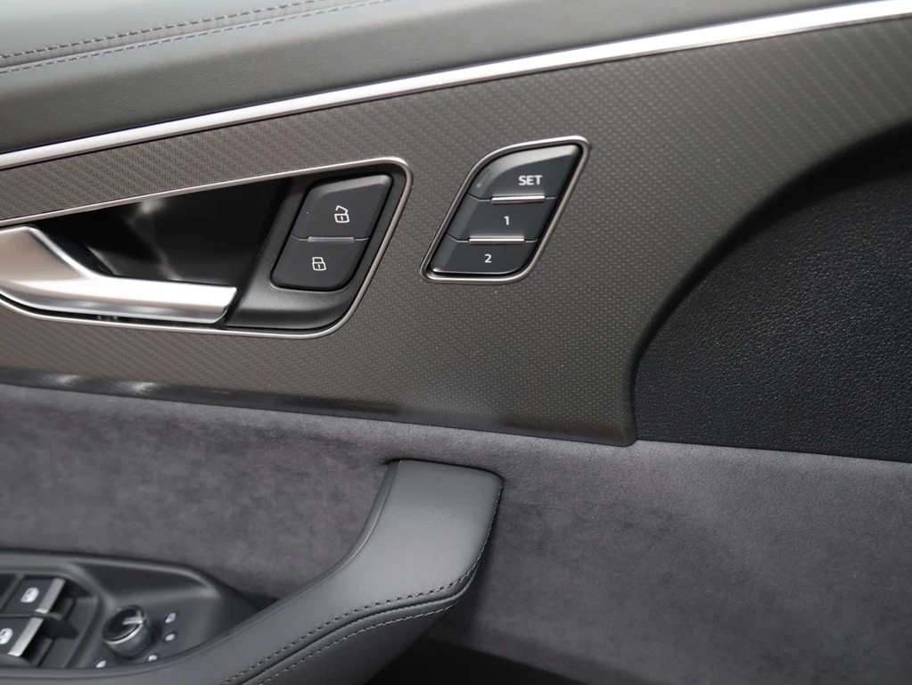 Audi RSQ8 SUV 441 kW tiptronic