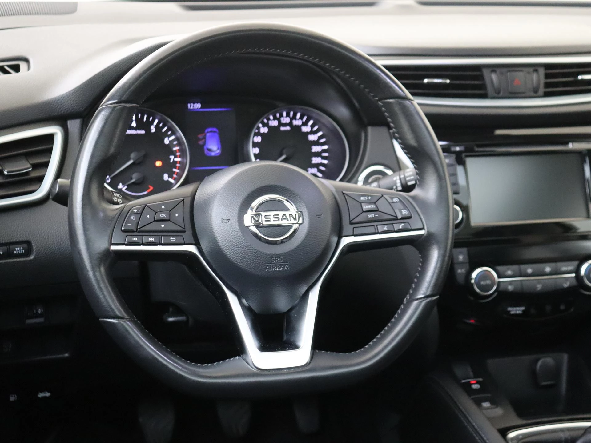 Nissan-QASHQAI-image-9