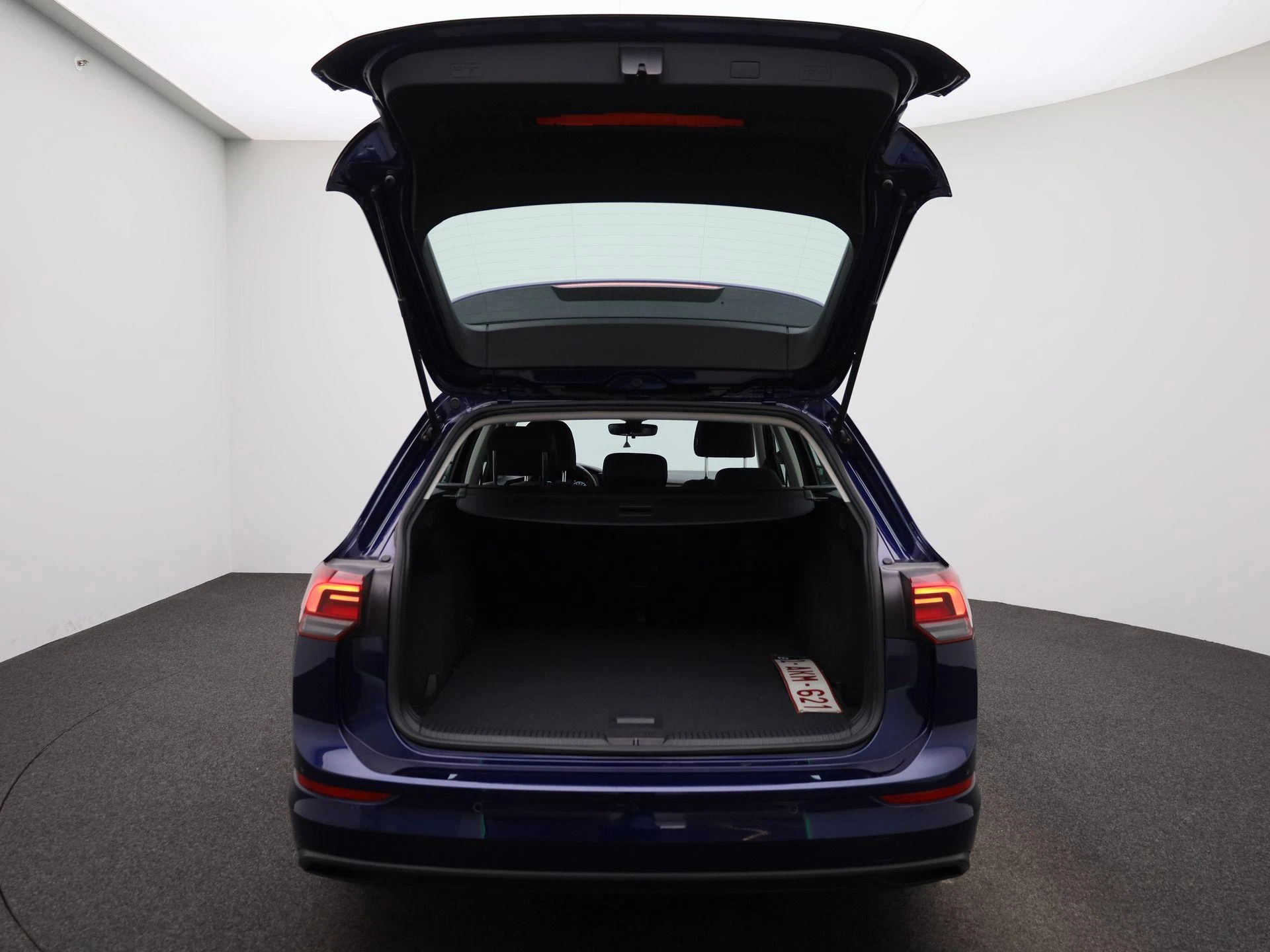 Volkswagen-Golf-image-12