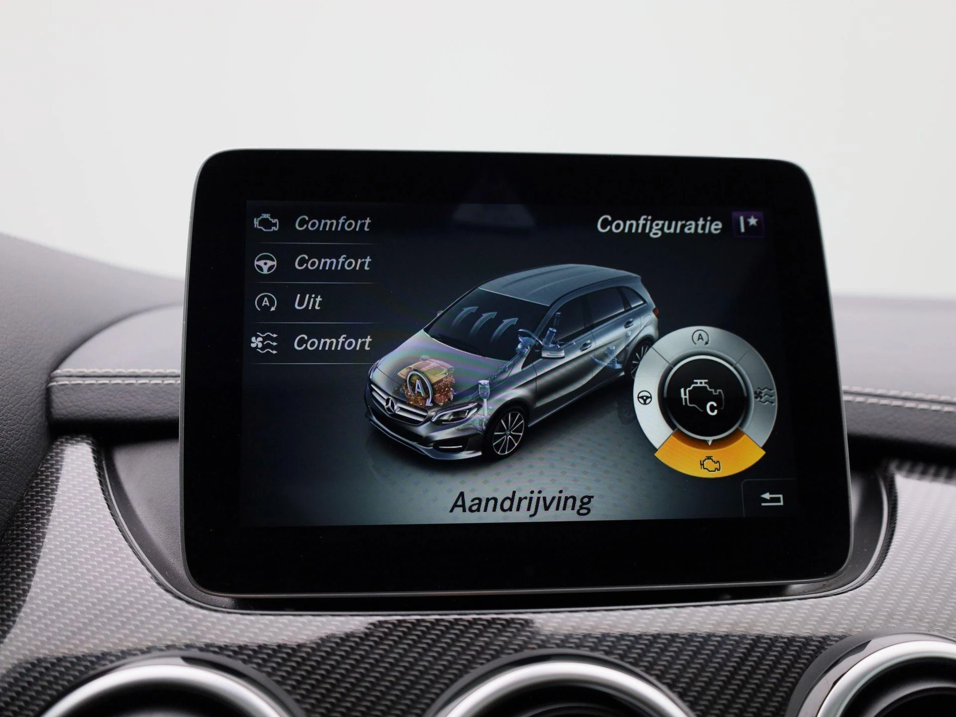 Mercedes-Benz-B-Klasse-image-27