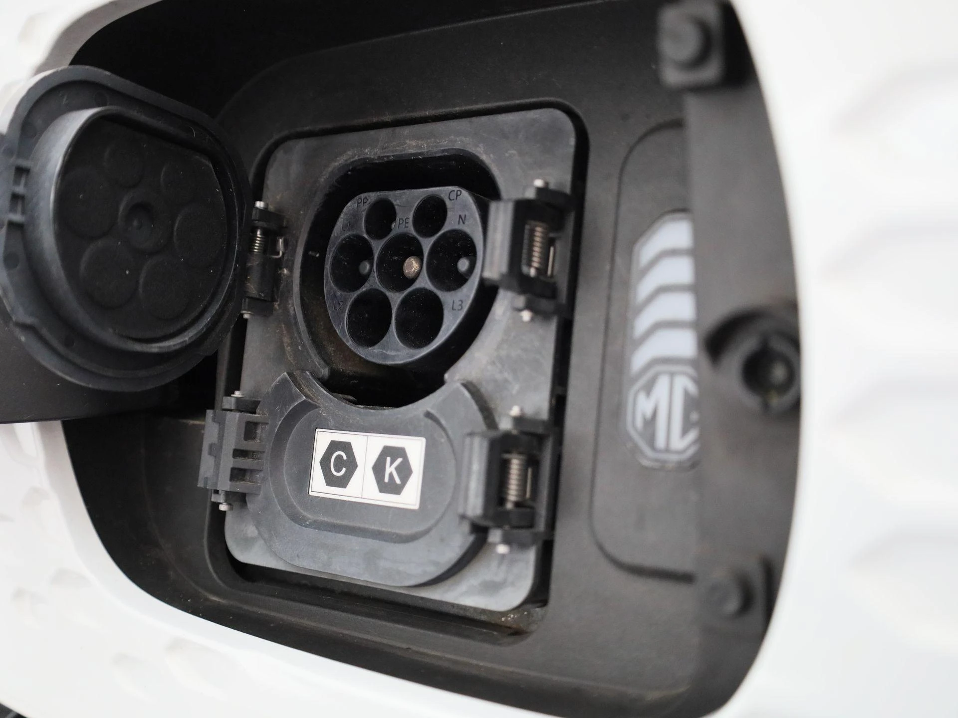 MG-ZS EV-image-32