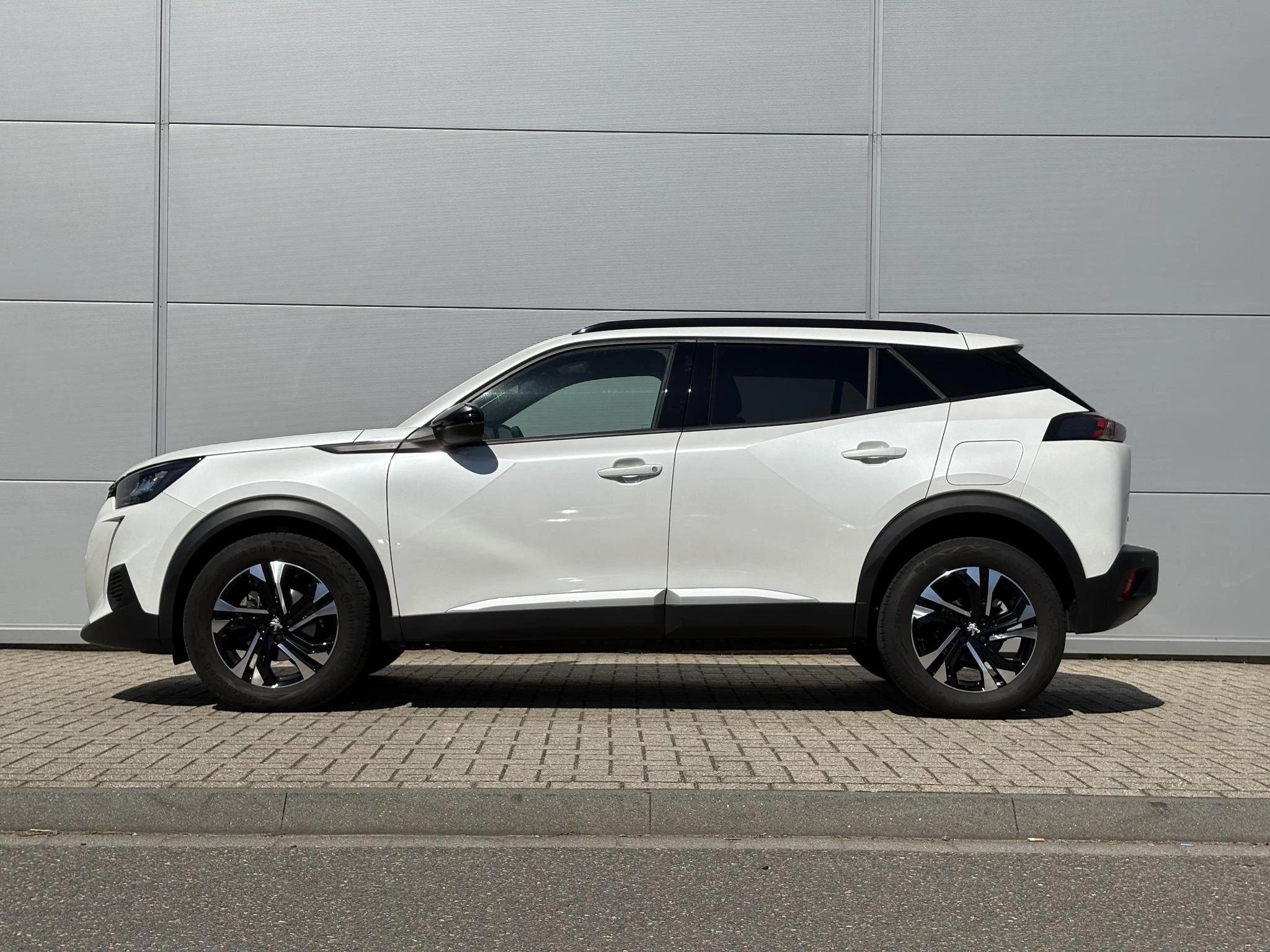 Peugeot-2008-image-2