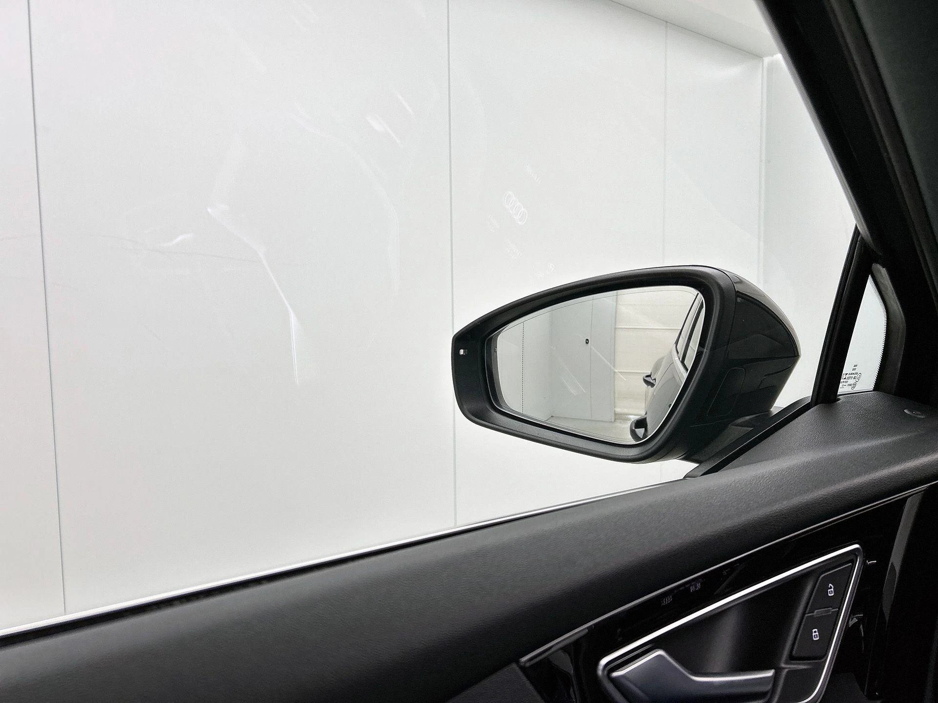 Audi-Q4 e-tron-image-20