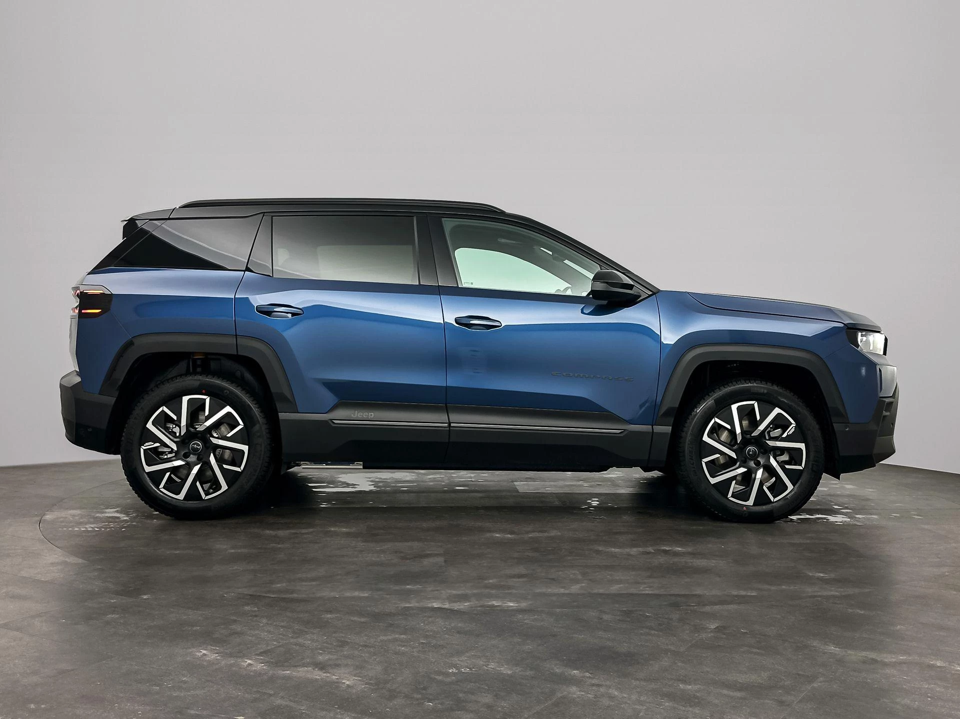 Jeep Compass 74kwh First Edition