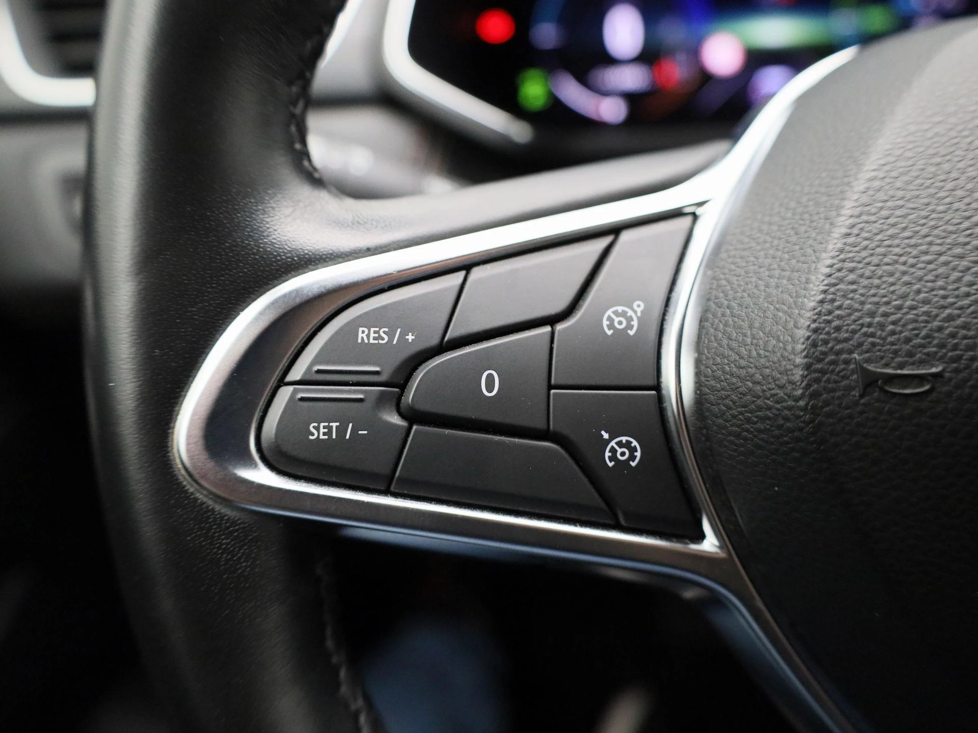 Renault Captur 1.6 E-Tech Plug-in Hybrid 160 Initiale Paris