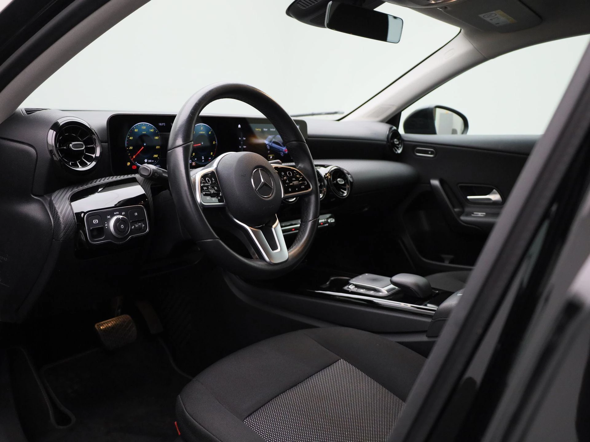 Mercedes-Benz-A-Klasse-image-30
